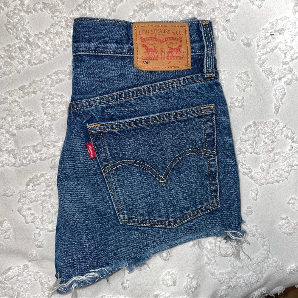 Levi’s vintage denim jeans high rise shorts! - Picture 6 of 9